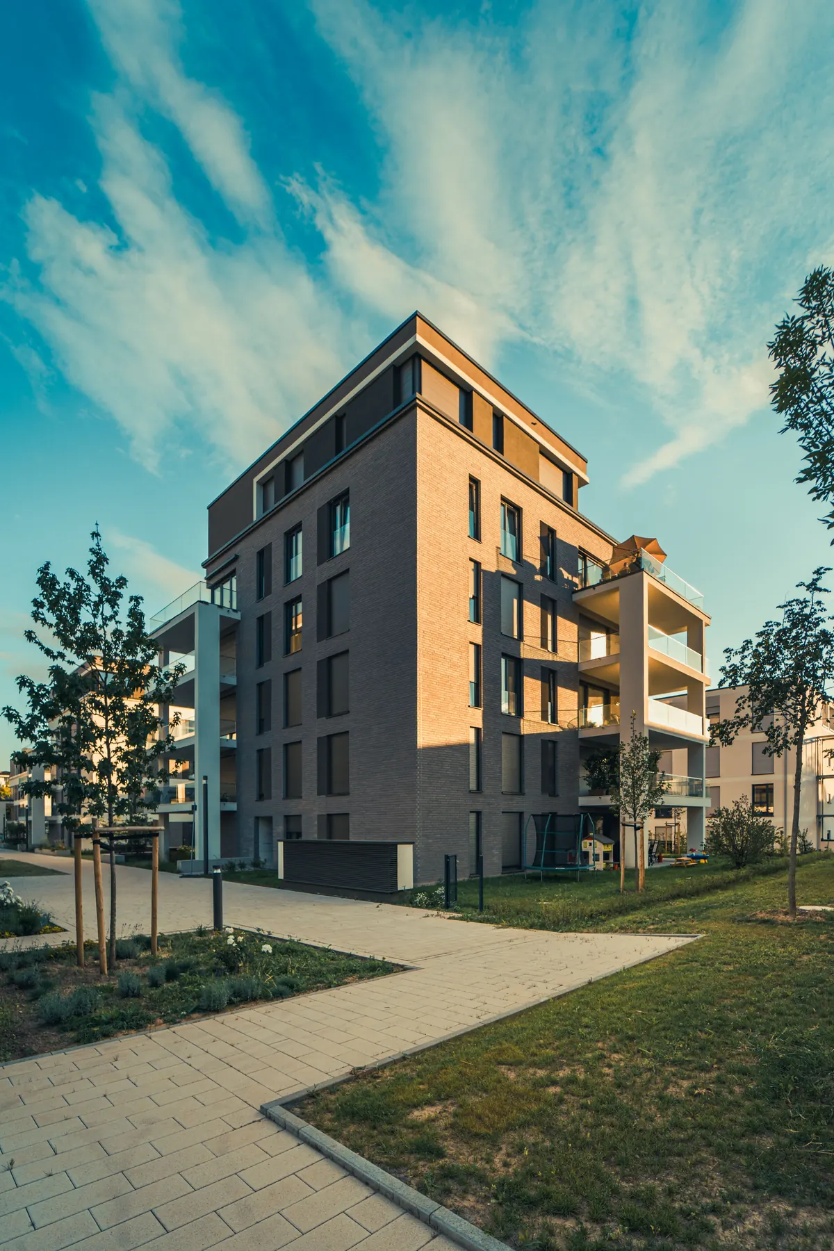 Modernes Mehrfamilienhaus